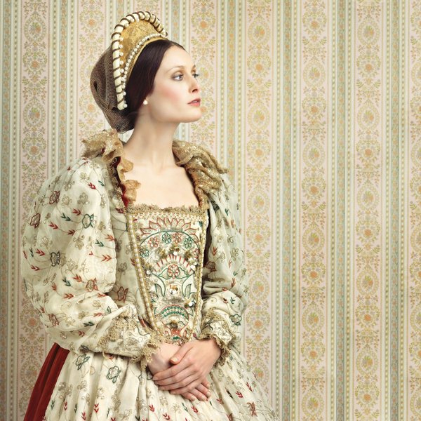 How can tourists experience Victorian England through architecture?